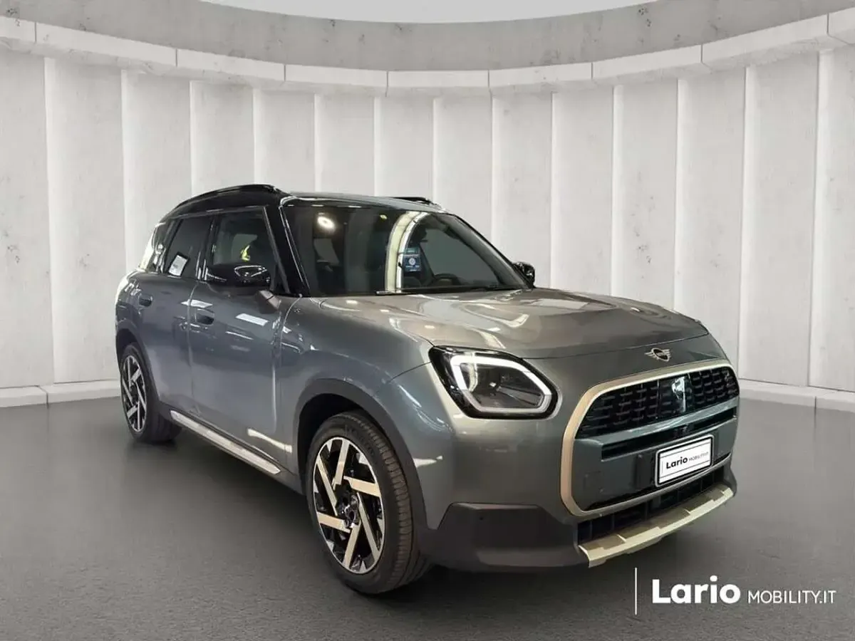 Usata Mini Cooper Countryman Favoured 170 CV (125 kW) 2024 Smokey green SUV