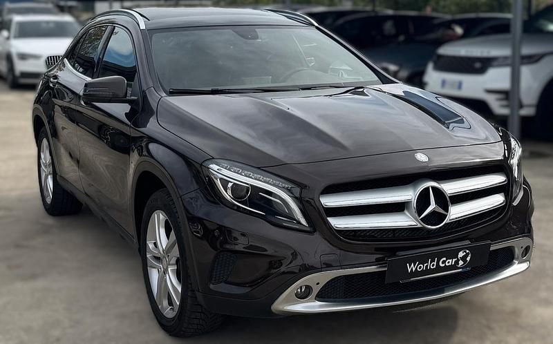 Usata Mercedes GLA200 Premium 135 CV (99 kW) 2015 Marrone SUV