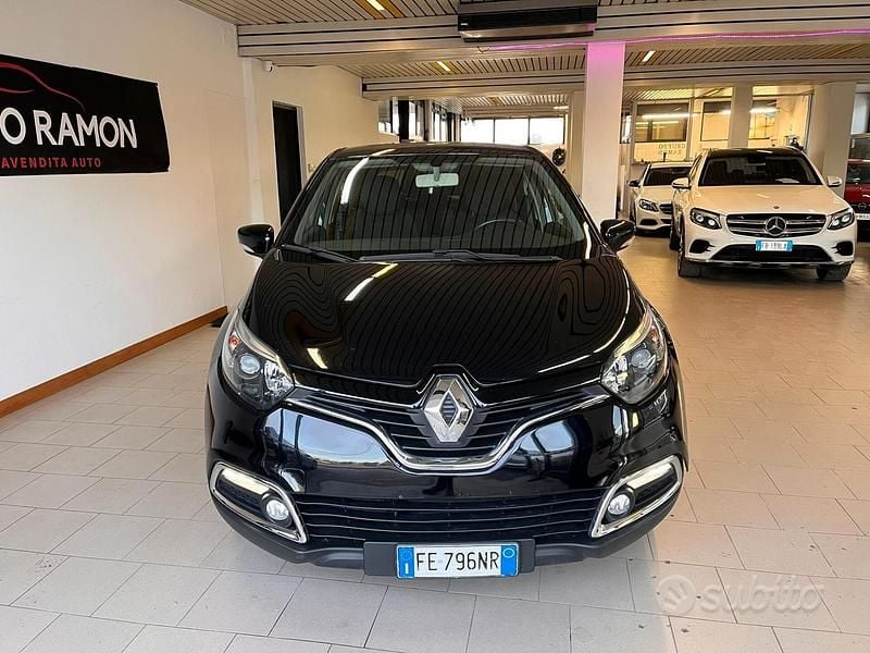 Usata Renault Captur Intens 90 CV (66 kW) 2016 Nero SUV