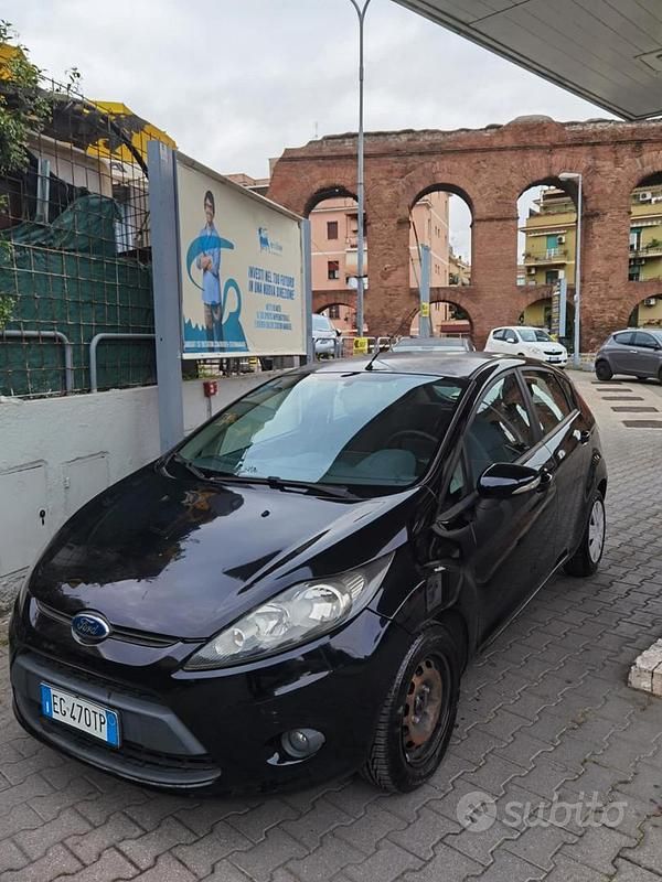 Usata Ford Fiesta Titanium 82 CV (60 kW) 2011 Berlina