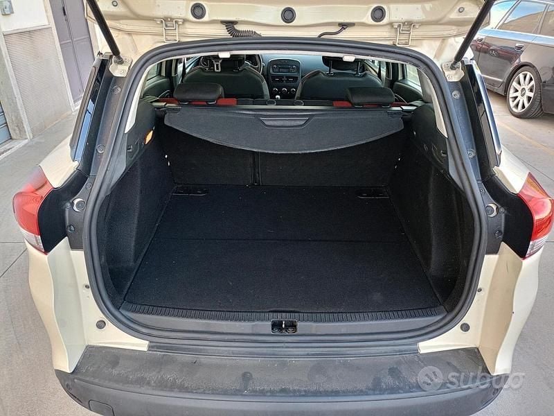 Usata Renault Clio GrandTour 73 CV (53 kW) 2015 Beige Station wagon