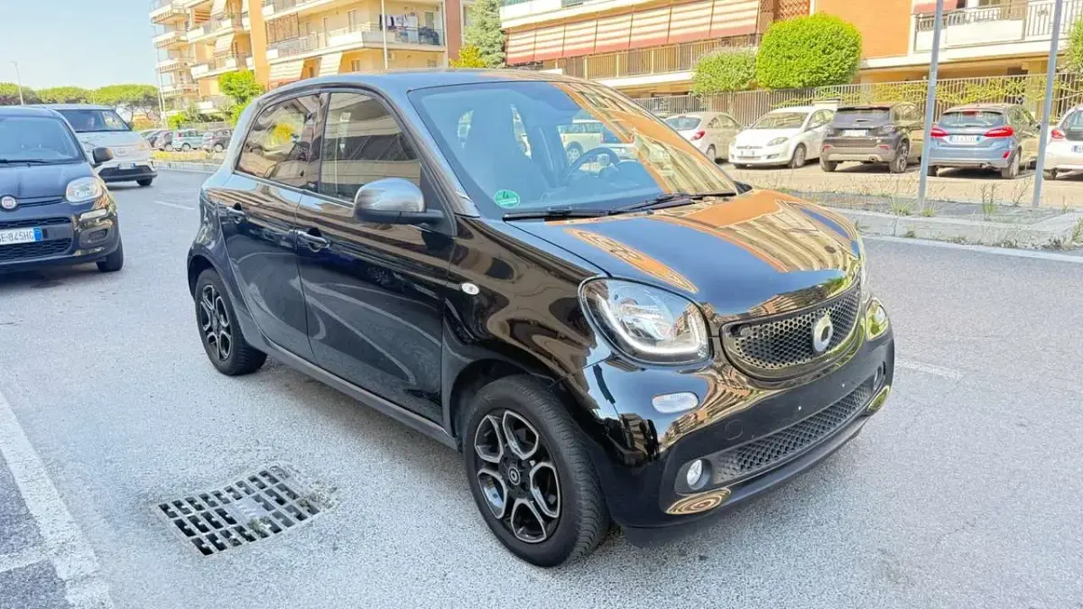 Usata Smart ForFour Prime 71 CV (52 kW) 2018 Nero Utilitaria