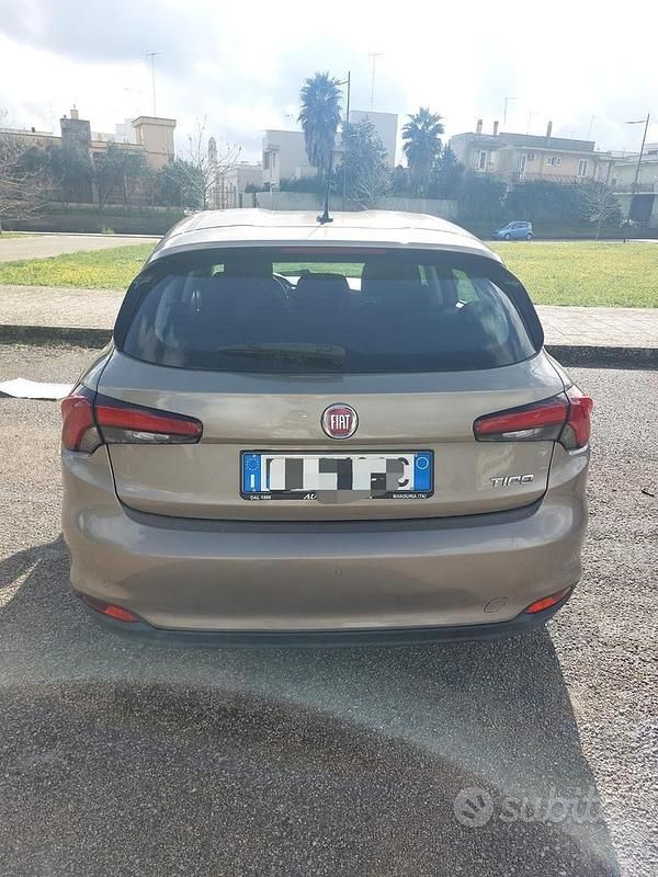 Usata Fiat Tipo 2018 Marrone Berlina