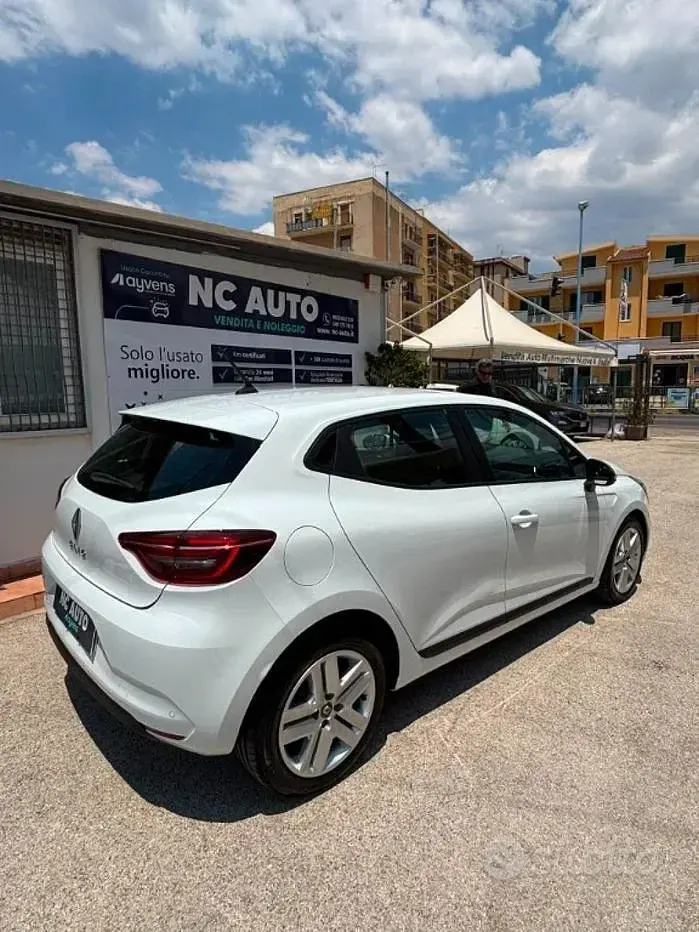 Usata Renault Clio V Business 90 CV (66 kW) 2021 Bianco Berlina