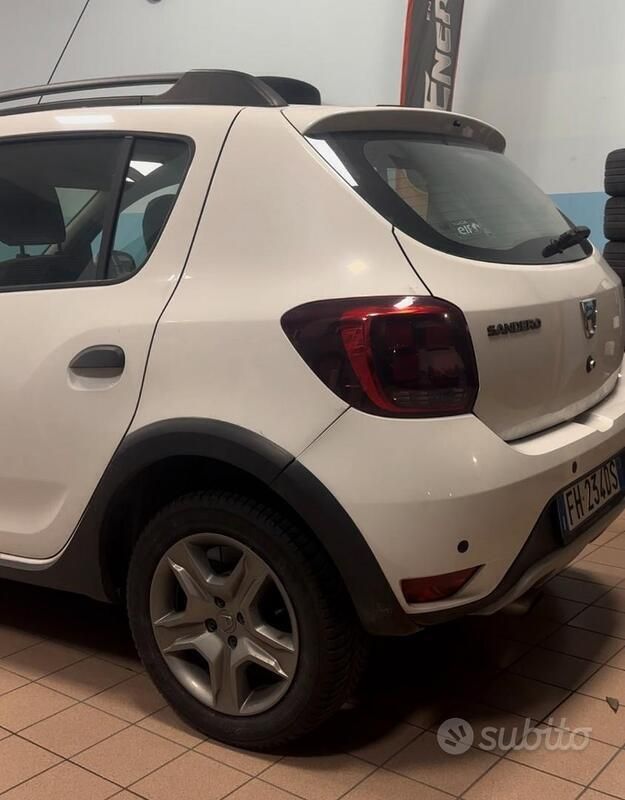 Usata Dacia Sandero 90 CV (66 kW) 2017 Bianco Utilitaria