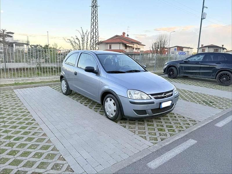 Usata Opel Corsa Swing 45 CV (33 kW) 2005 Utilitaria