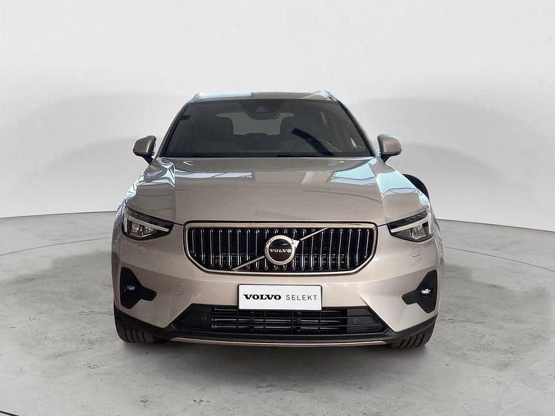 Usata Volvo XC40 Plus 211 CV (155 kW) 2023 Argento SUV
