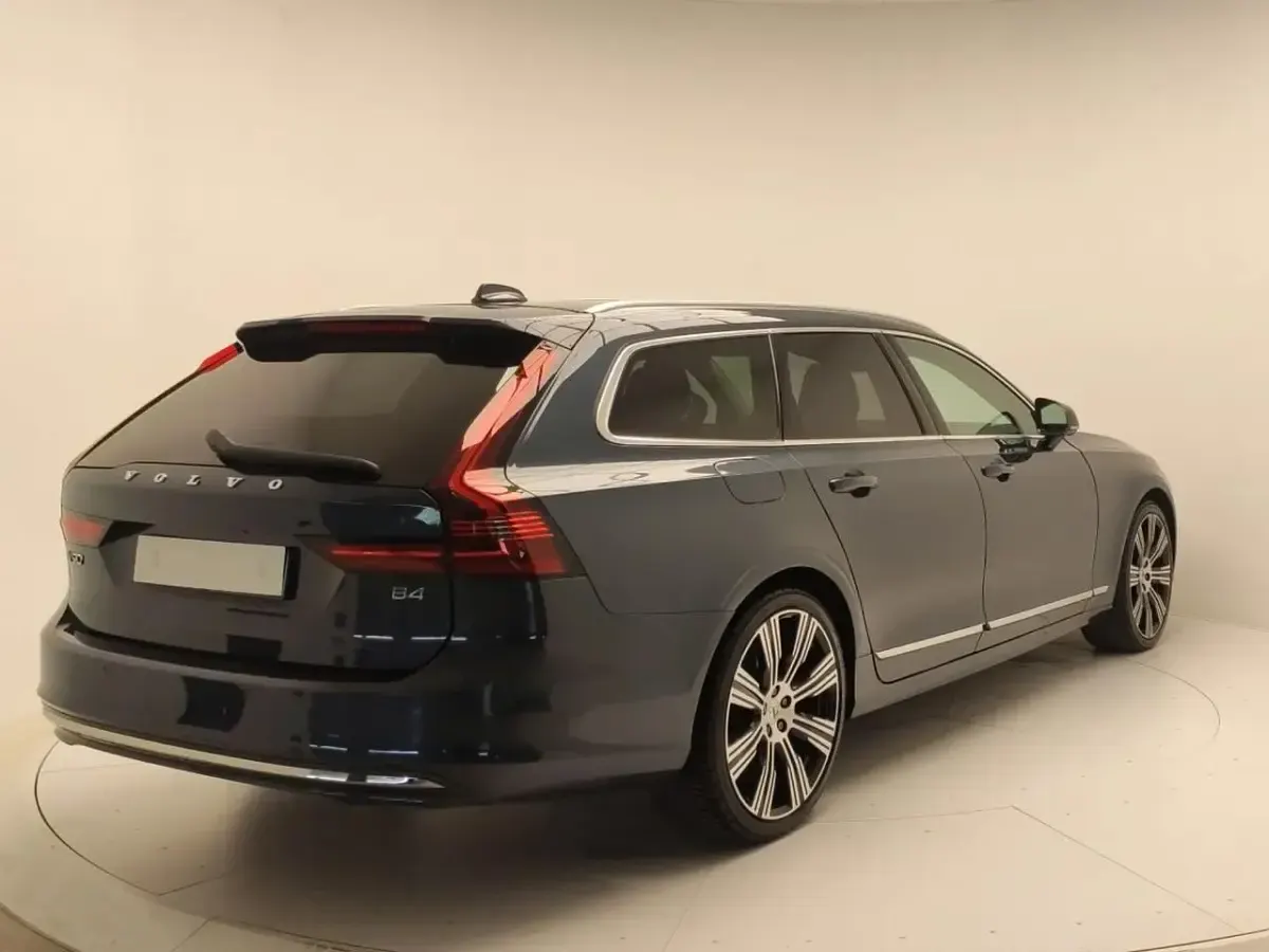 Usata Volvo V90 Ultimate 197 CV (144 kW) 2024 Grigio Station wagon