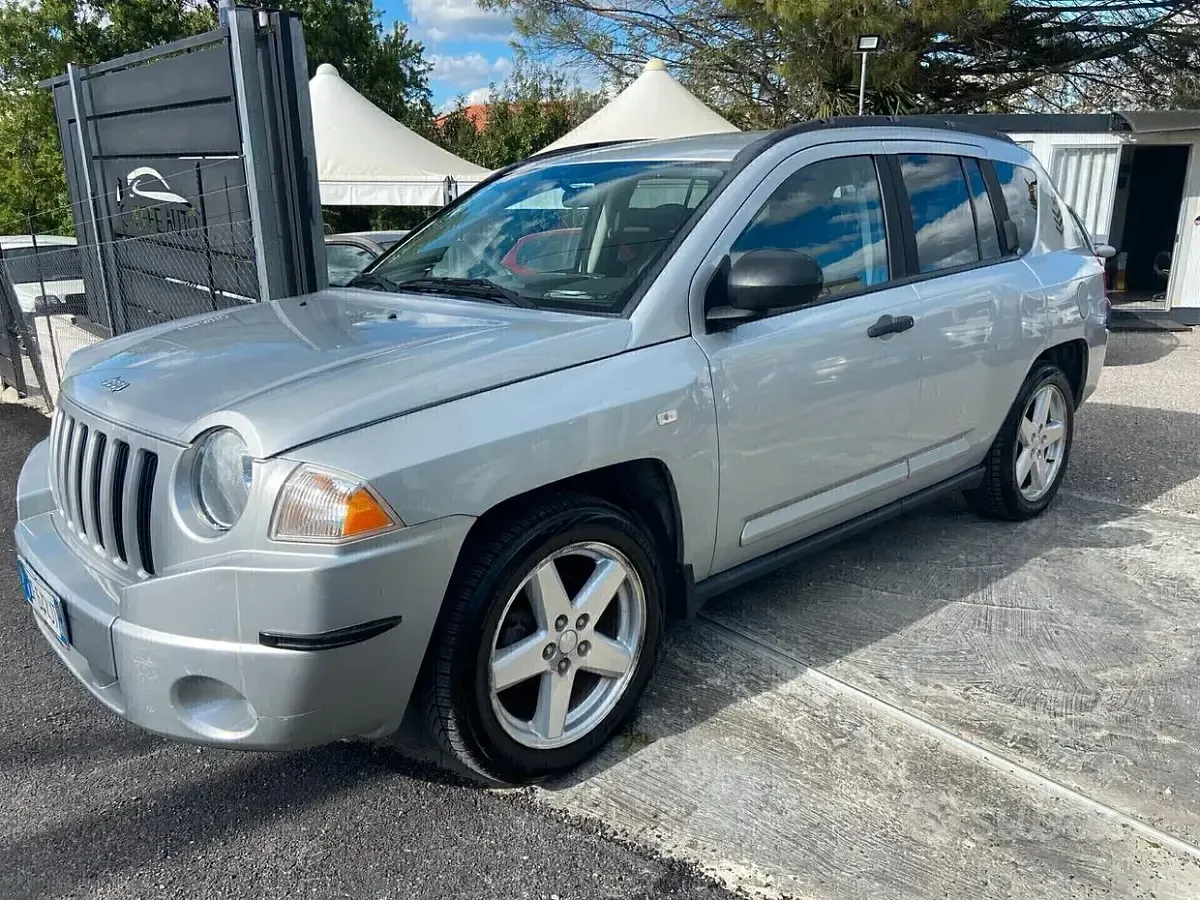 Usata Jeep Compass Limited 140 CV (102 kW) 2007 Grigio SUV