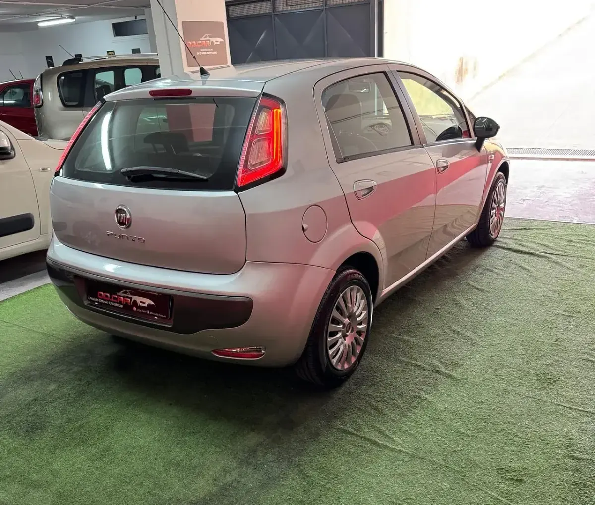 Begagnad Fiat Punto Evo Active 75 HK (55 kW) 2010 Grå Halvkombi