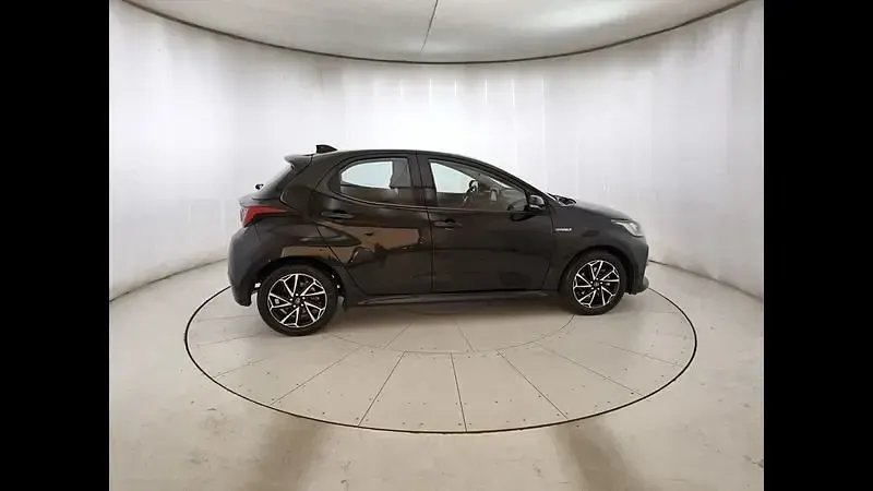 Usata Toyota Yaris Hybrid Trend 116 CV (85 kW) 2020 Nero Utilitaria