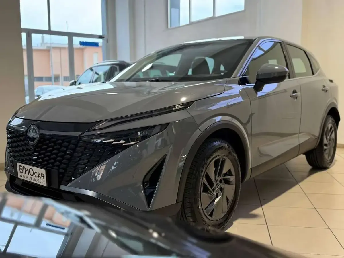 Usata Nissan Qashqai Acenta 140 CV (102 kW) 2025 Ceramic grey SUV