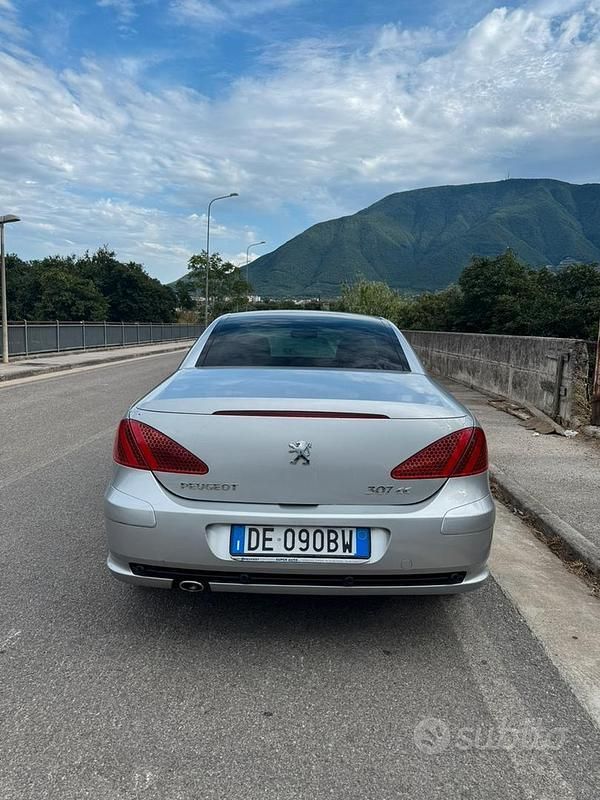 Usata Peugeot 307 CC 136 CV (100 kW) 2006 Grigio Cabrio