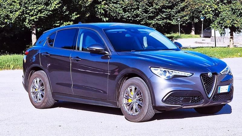 Usata Alfa Romeo Stelvio Sprint 190 CV (139 kW) 2020 Grigio SUV