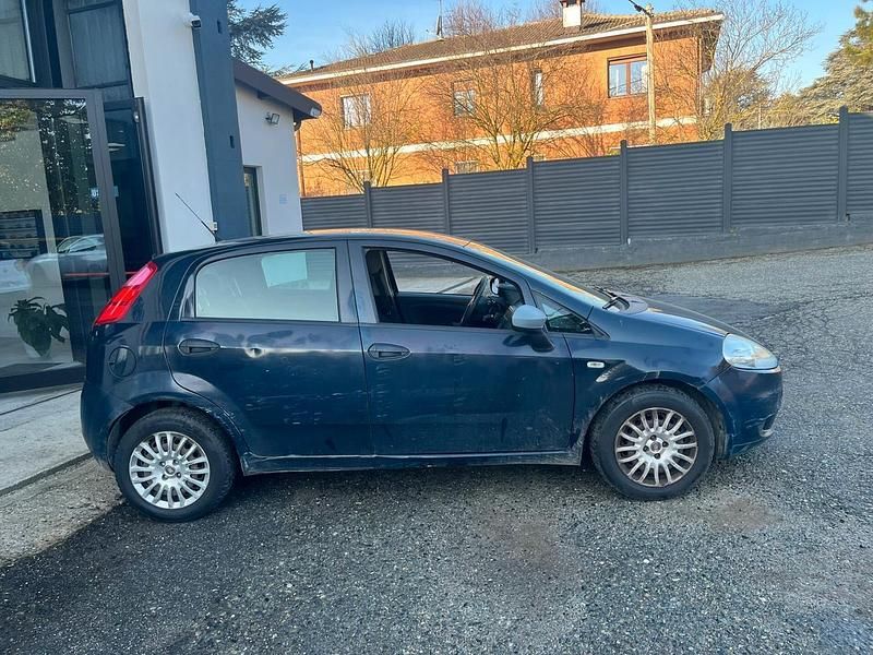Usata Fiat Grande Punto S 75 CV (55 kW) 2012 Blu/azzurro Utilitaria