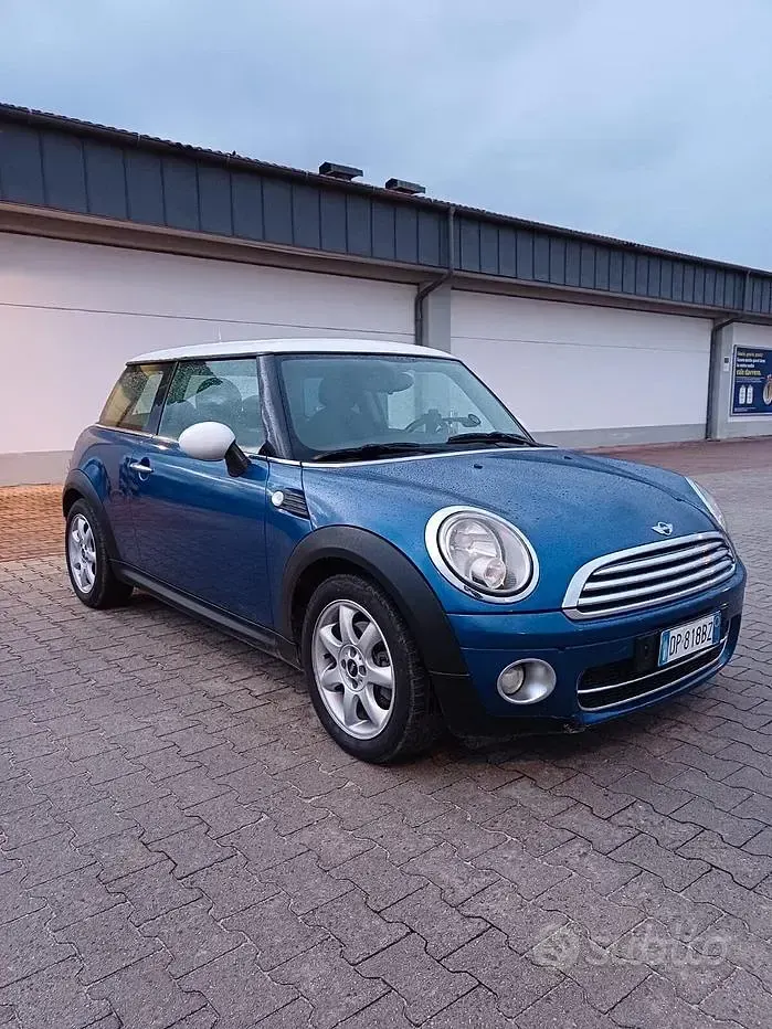 Usata Mini Cooper 109 CV (80 kW) 2008 Bluazzurro Utilitaria