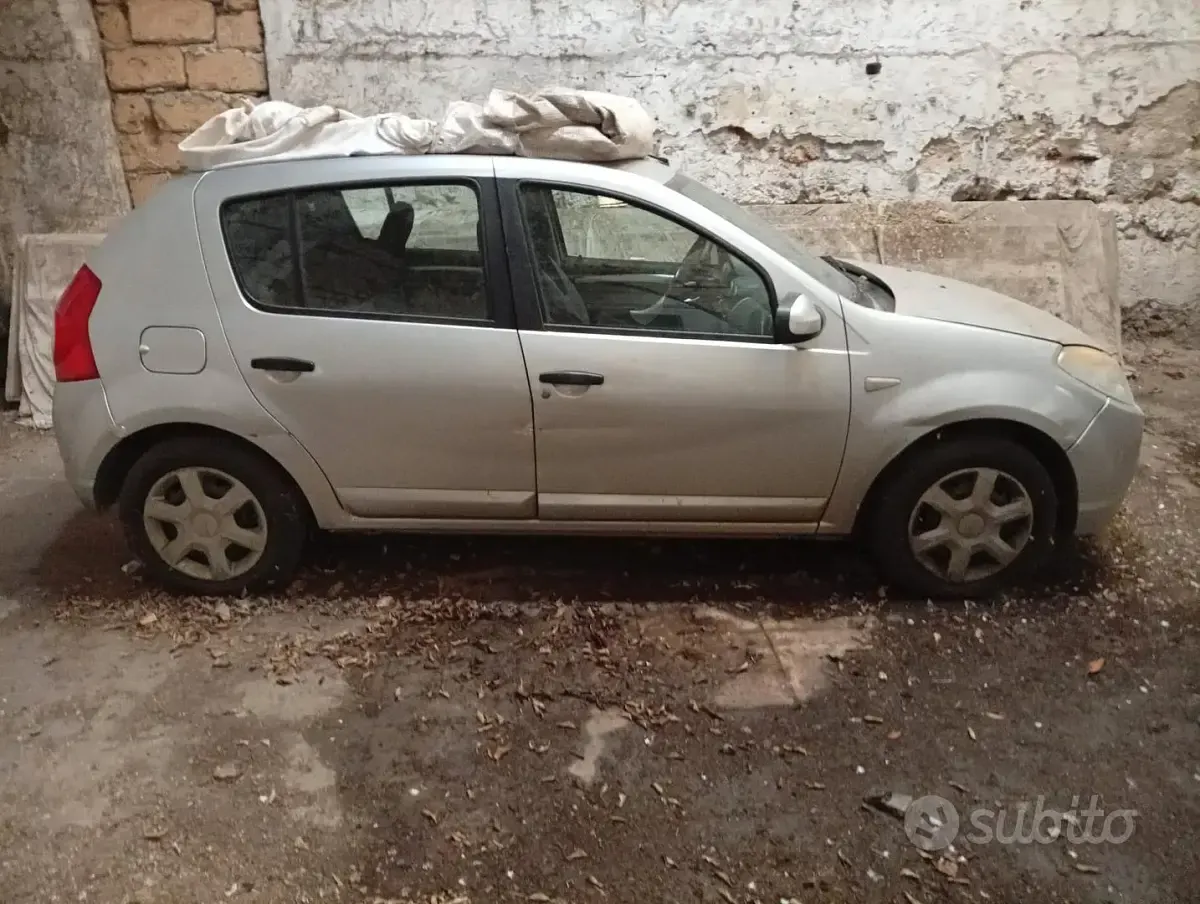 Usata Dacia Sandero 75 CV (55 kW) 2009 Grigio Utilitaria