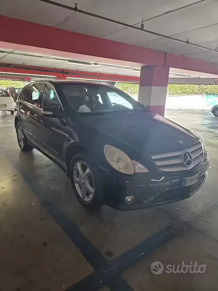 Usata Mercedes R320 224 CV (164 kW) 2009 Nero Monovolume