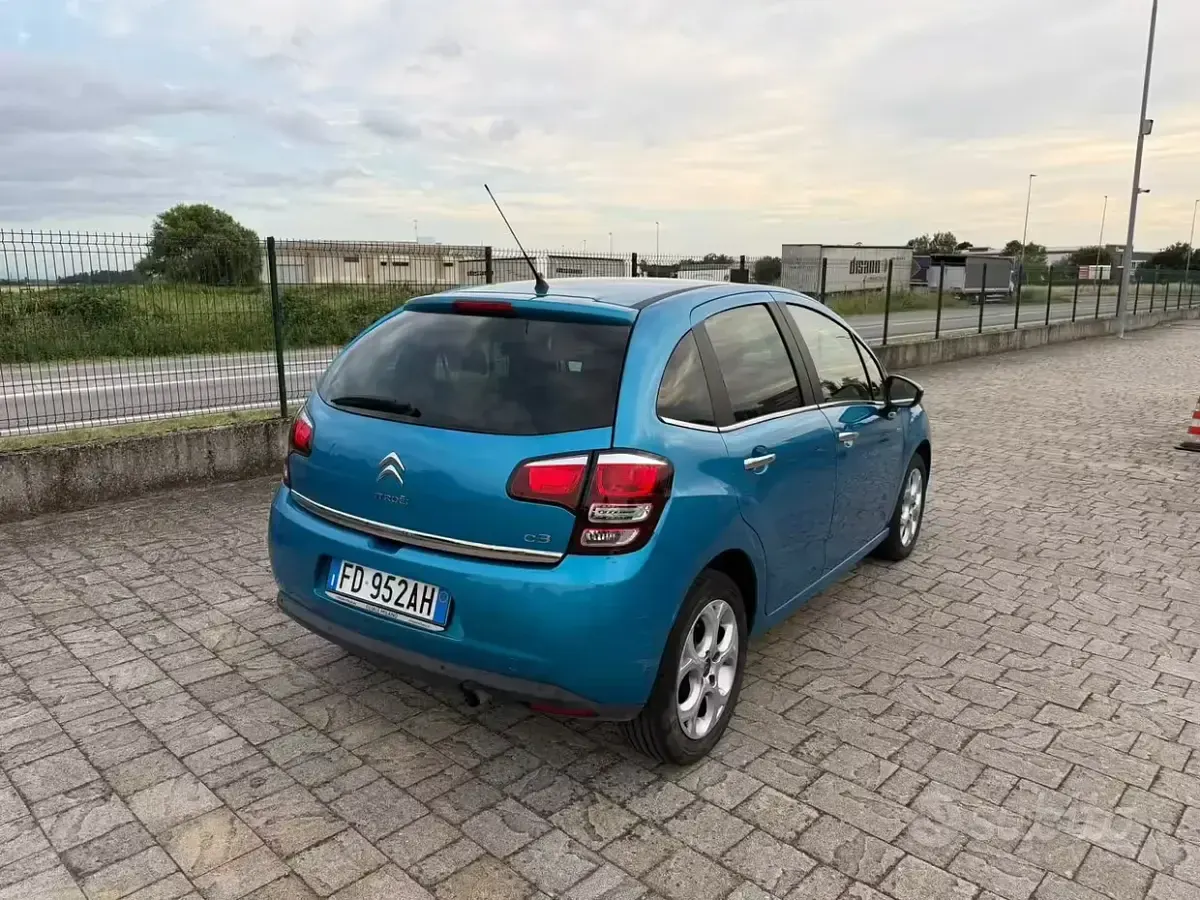 Usata Citroën C3 110 CV (80 kW) 2016 Blu Berlina