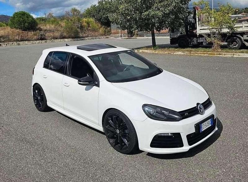 Usata VW Golf VI R 271 CV (199 kW) 2011 Bianco Utilitaria