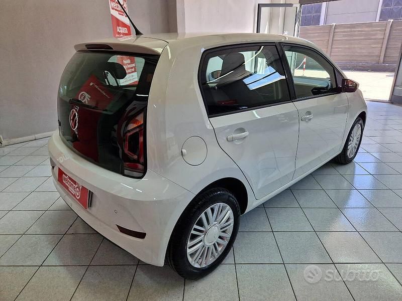 Usata VW up! move up! 65 CV (47 kW) 2023 Bianco Utilitaria