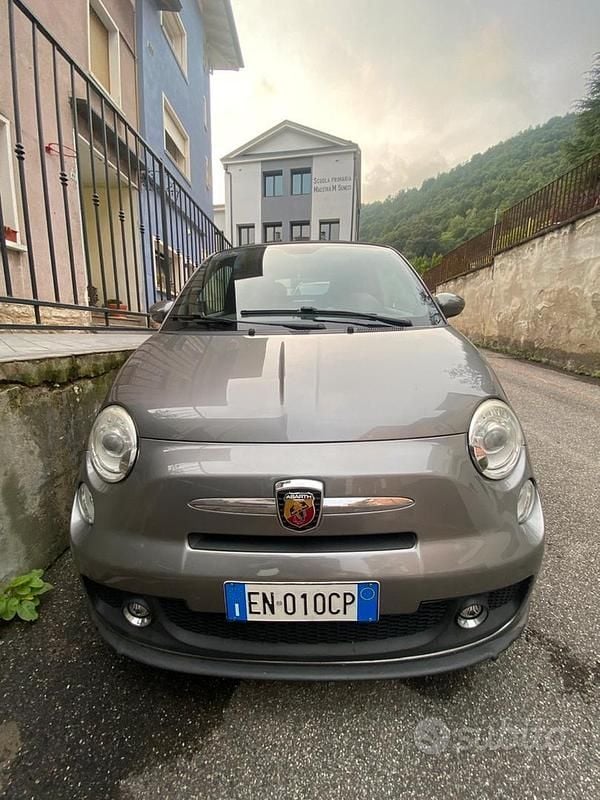 Usata Abarth 500C 135 CV (99 kW) 2012 Grigio Cabrio