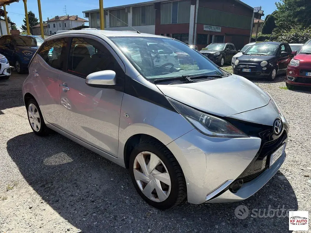 Usata Toyota Aygo X-play 68 CV (50 kW) 2015 Utilitaria