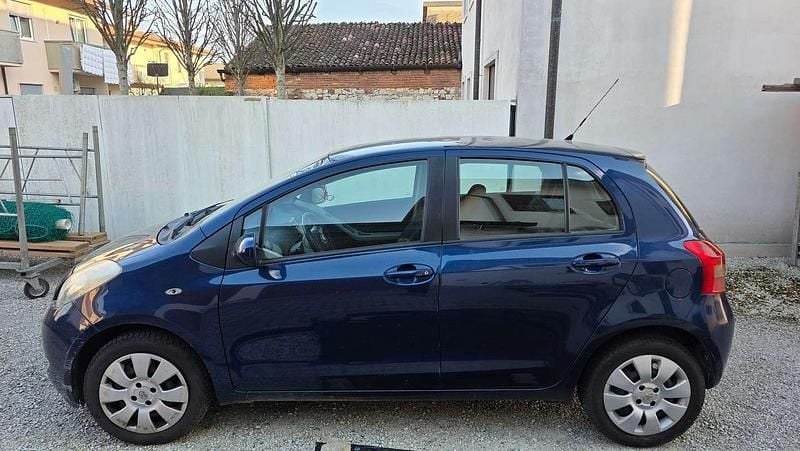 Usata Toyota Yaris 69 CV (50 kW) 2008 Blu/azzurro Utilitaria