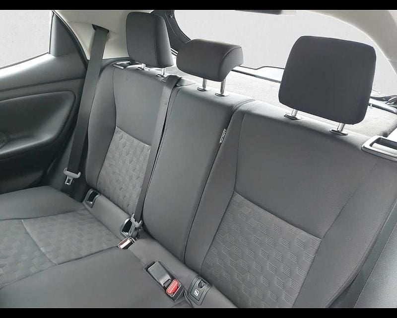 Usata Toyota Yaris Hybrid Active 92 CV (67 kW) 2025 Nero Utilitaria