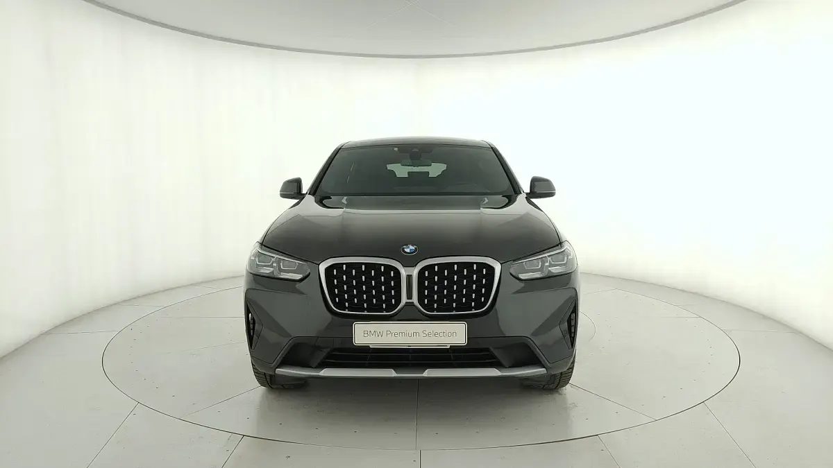 Käytetty BMW X4 Comfort Edition 286 HP (210 kW) 2023 Katumaasturi
