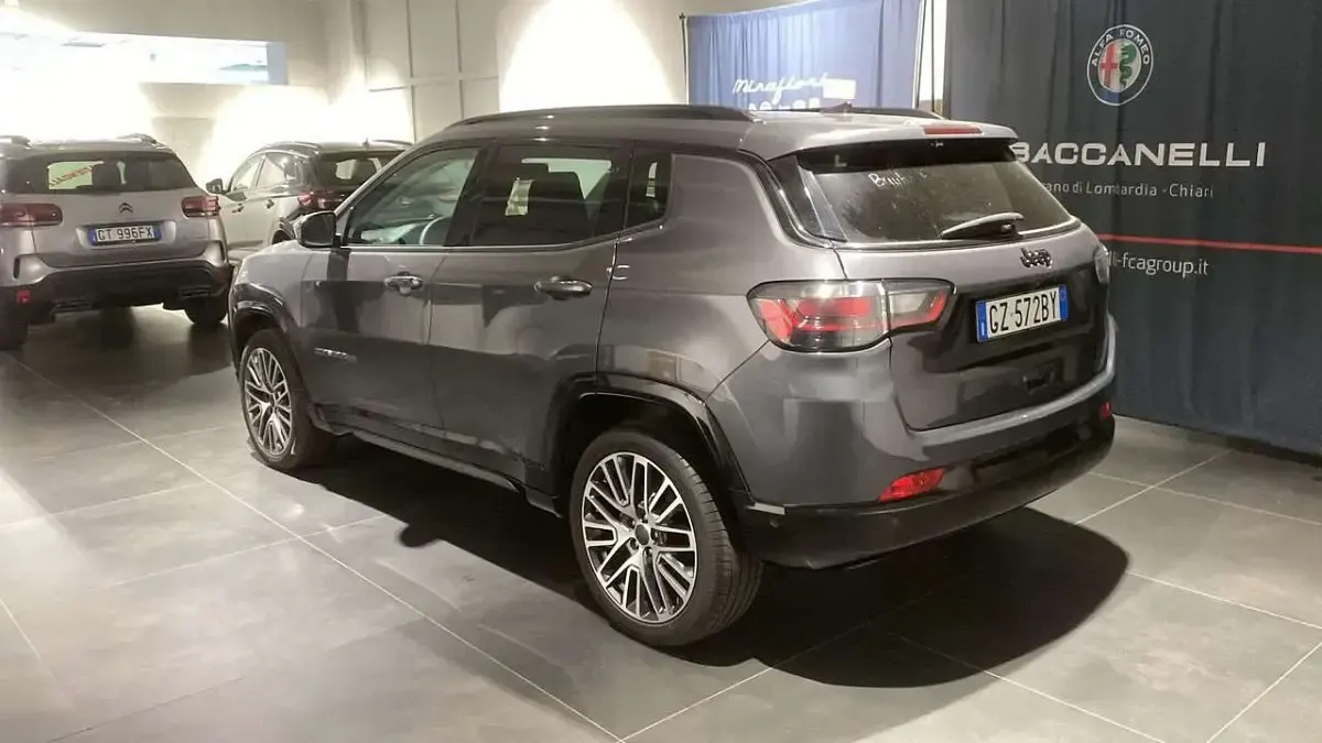Usata Jeep Compass Summit 131 CV (96 kW) 2025 Grigio SUV