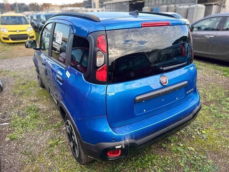 Usata Fiat Panda Cross Cross 69 CV (50 kW) 2025 Blu Utilitaria