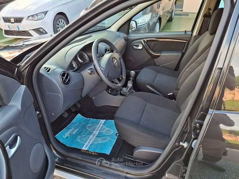 Usata Dacia Duster Lauréate 110 CV (80 kW) 2013 Nero SUV