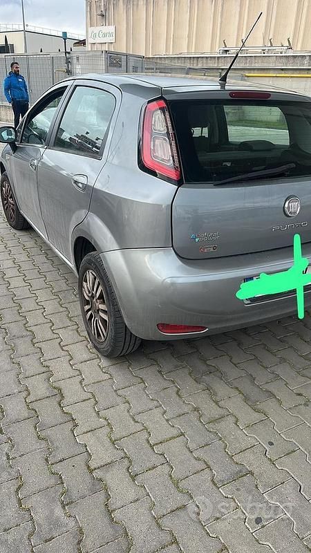 Usata Fiat Punto 77 CV (56 kW) 2012 Grigio Utilitaria