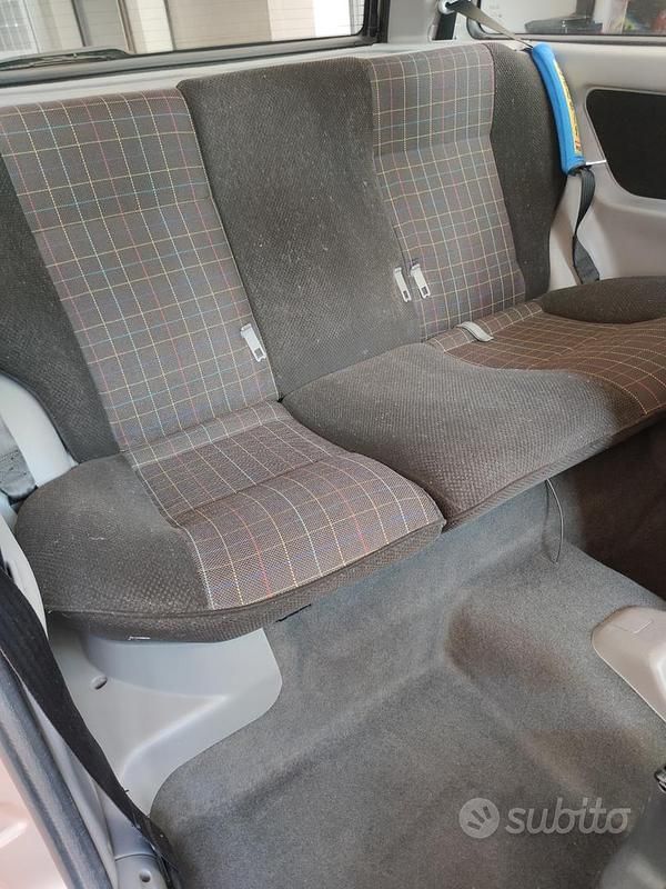 Usata Fiat Punto 133 CV (97 kW) 1994 Grigio Utilitaria