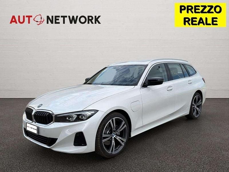 Usata BMW 330e 184 CV (135 kW) 2023 Bianco Station wagon