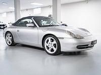 Begagnad Porsche 911 Carrera 300 HK (220 kW) 2000 Silver Cab