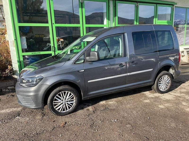 Usata VW Caddy 150 CV (110 kW) 2019 Grigio Monovolume