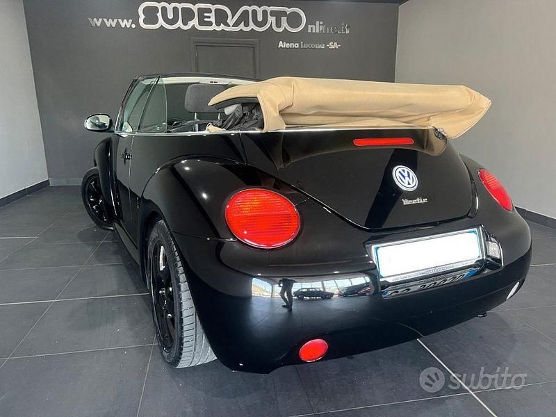 Usata VW New Beetle Cabriolet 101 CV (74 kW) 2005 Nero Cabrio