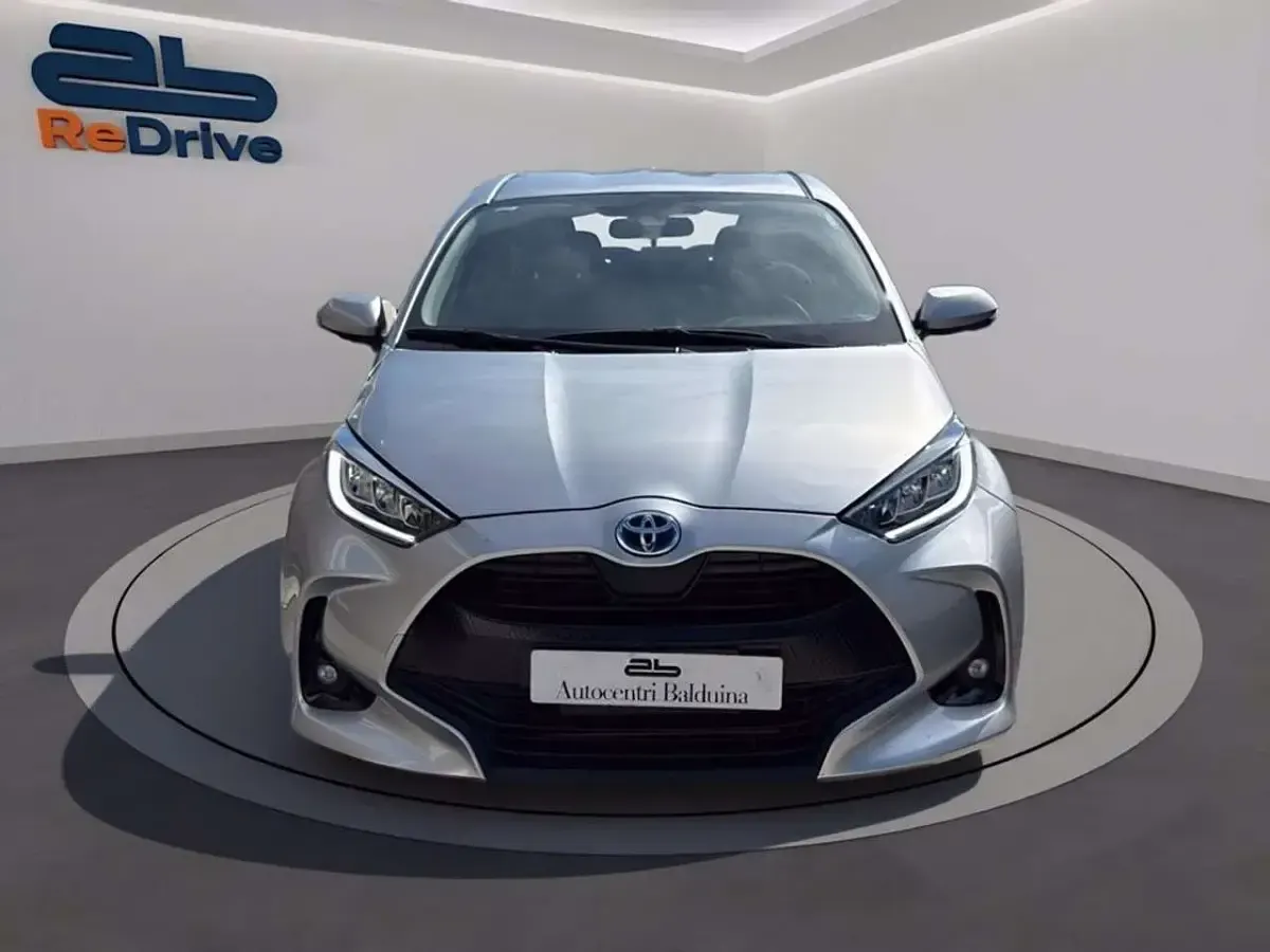 Usata Toyota Yaris Hybrid Trend 116 CV (85 kW) 2022 Argento met Berlina