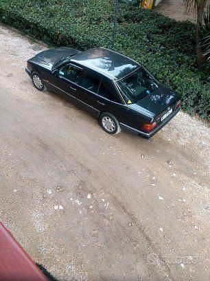 Usata Mercedes E200 1993 Nero Berlina