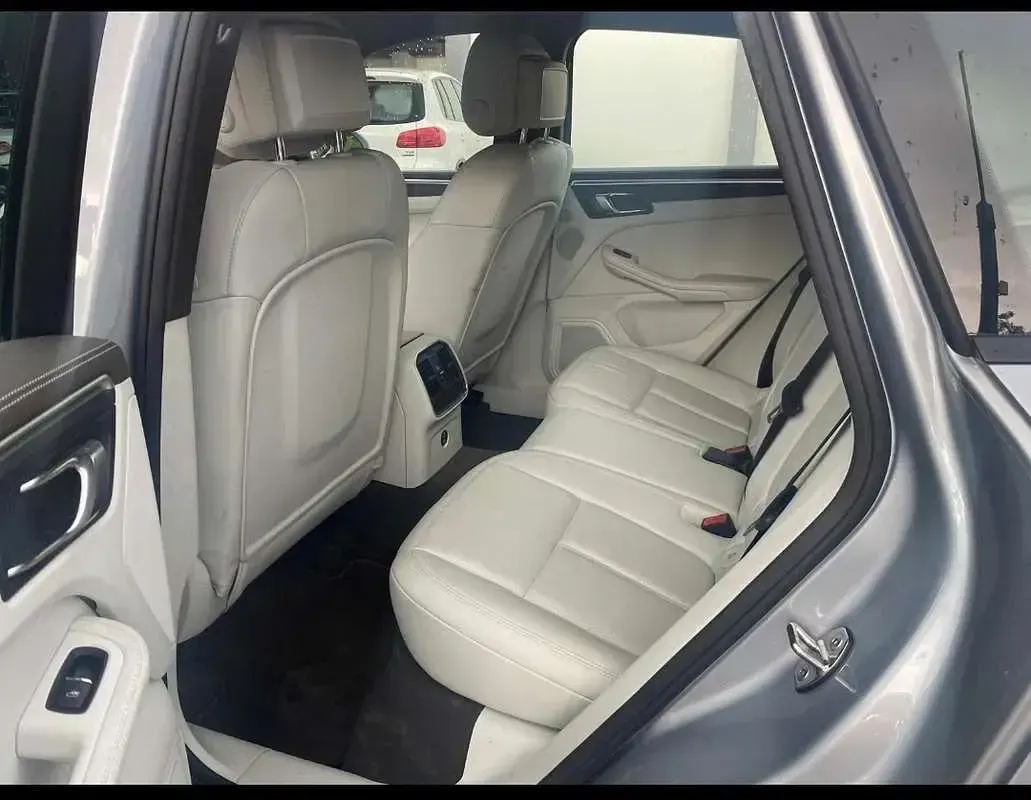 Usata Porsche Macan 245 CV (180 kW) 2019 Grigio SUV