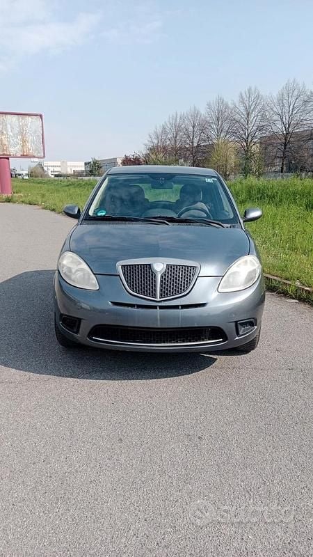 Usata Lancia Ypsilon 77 CV (56 kW) 2008 Grigio Utilitaria
