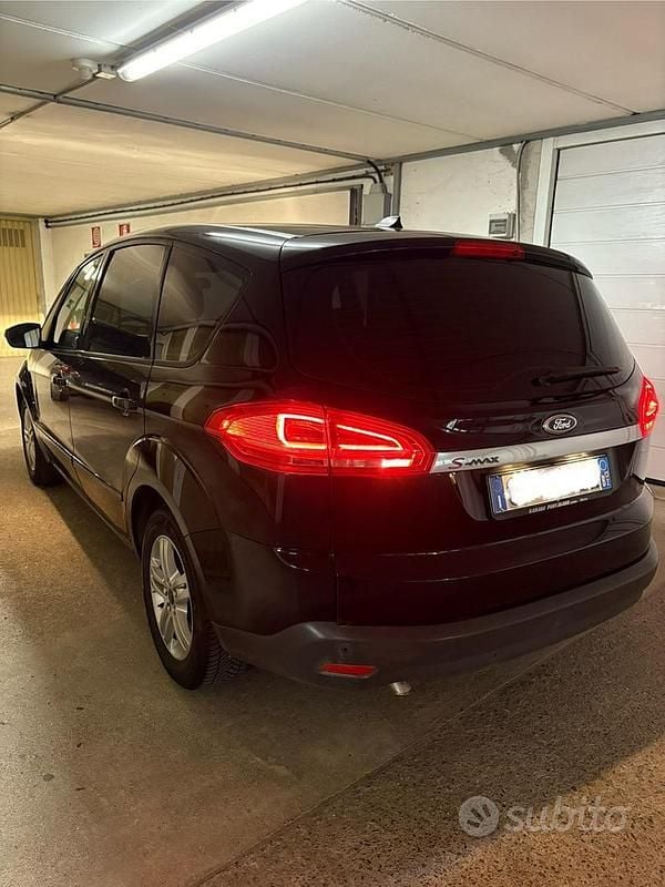 Usata Ford S-MAX Titanium 116 CV (85 kW) 2015 Nero Monovolume