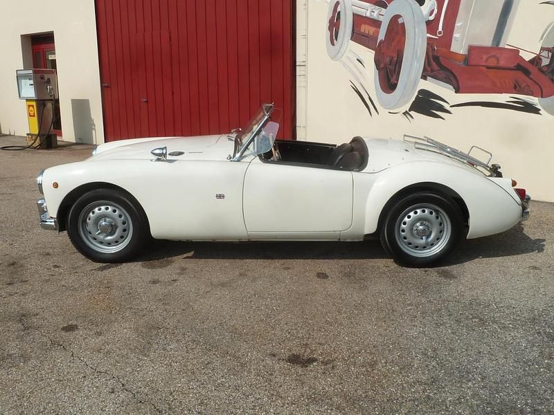Usata MG Twin Cam 107 CV (78 kW) 1959 Bianco Cabrio
