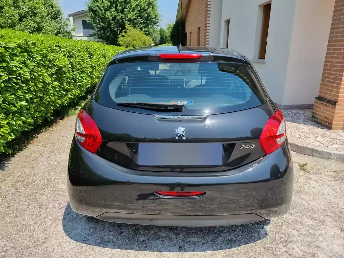 Usata Peugeot 208 82 CV (60 kW) 2012 Nero Utilitaria
