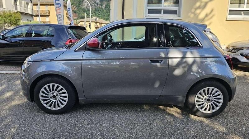 Usata Fiat 500e Red 69 kW (95 CV) 2022 Grigio scuro Berlina