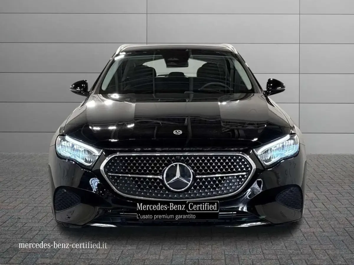 Usata Mercedes E200 Advanced 163 CV (119 kW) 2025 Nero Station wagon