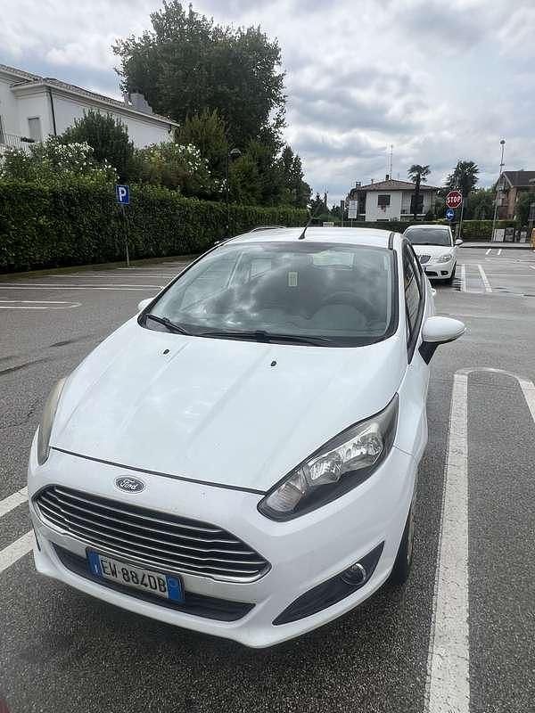 Usata Ford Fiesta 75 CV (55 kW) 2014 Utilitaria