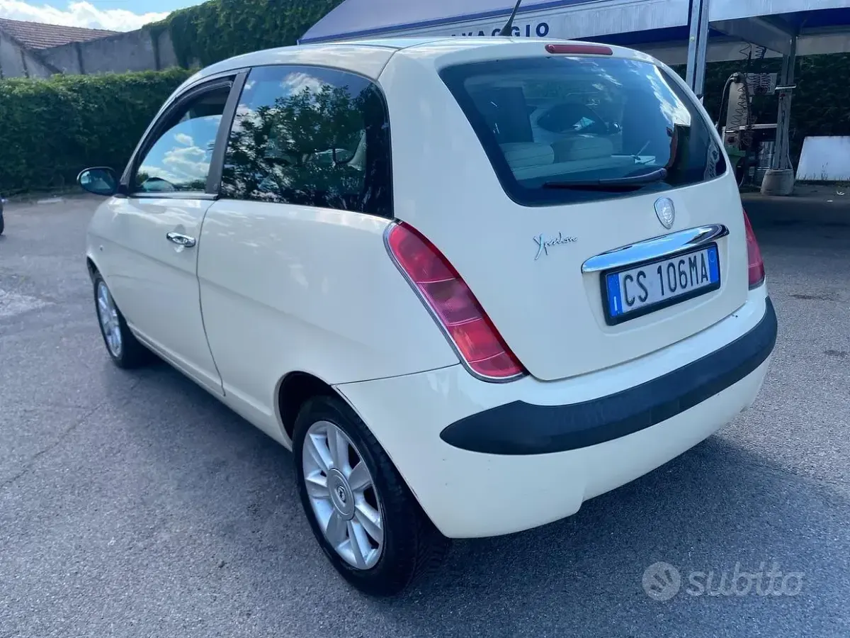 Gebraucht Lancia Ypsilon 60 PS (44 kW) 2004 Beige Kleinwagen